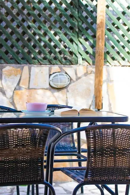 Kroussos Cottage Faraklata